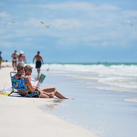 3 Waves From It All By Beachside Management Siesta Key Exterior photo