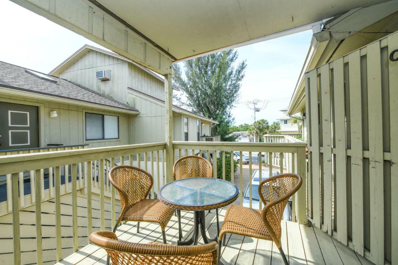 3 Waves From It All By Beachside Management Siesta Key Exterior photo